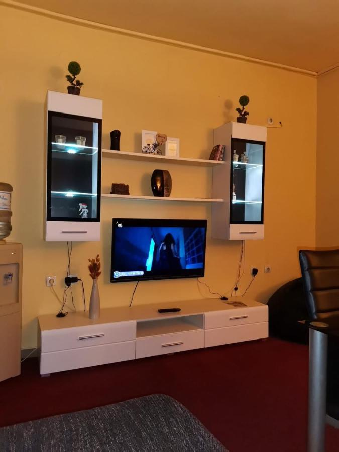 Apartman Nik-Rom Bosanska Gradiska Exterior photo