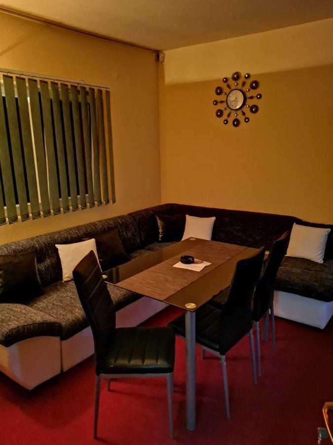 Apartman Nik-Rom Bosanska Gradiska Exterior photo