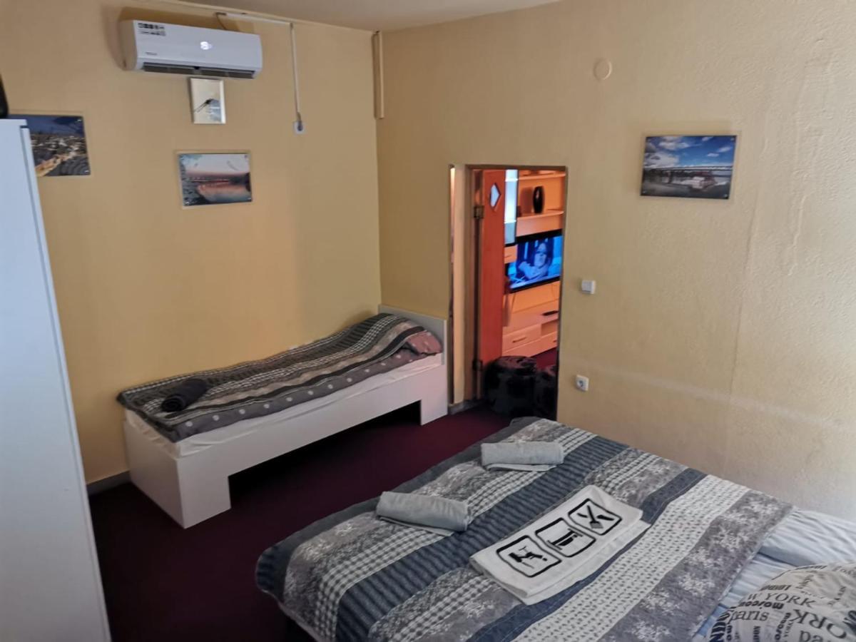 Apartman Nik-Rom Bosanska Gradiska Exterior photo