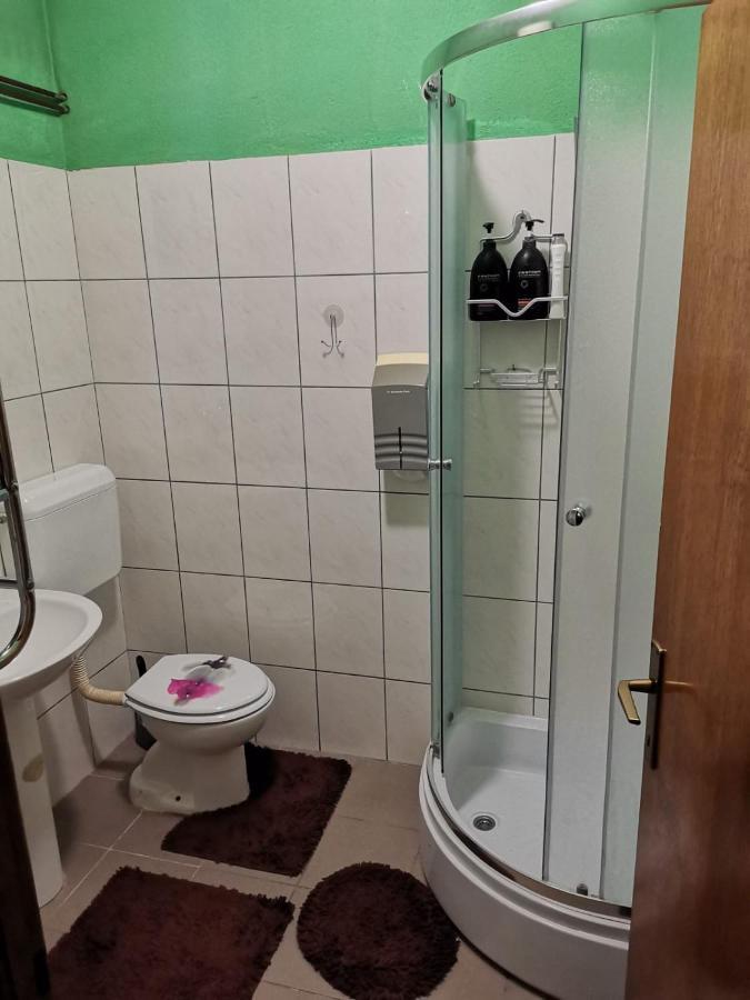 Apartman Nik-Rom Bosanska Gradiska Exterior photo