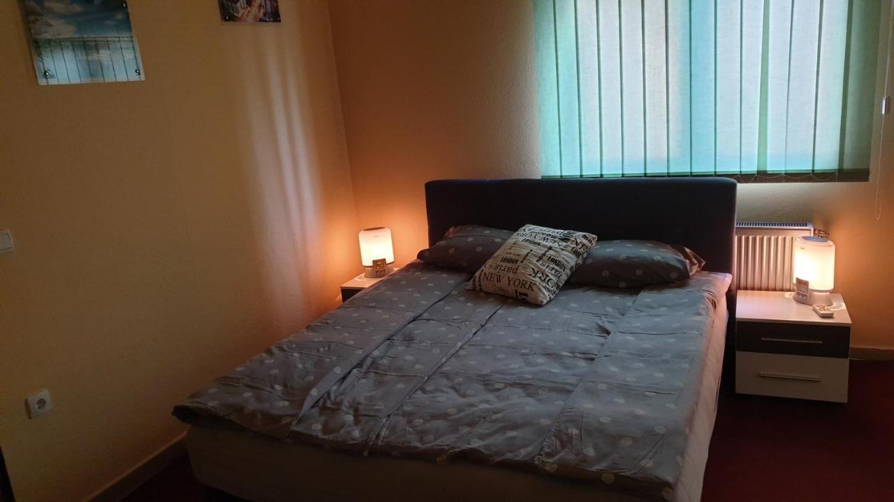 Apartman Nik-Rom Bosanska Gradiska Exterior photo